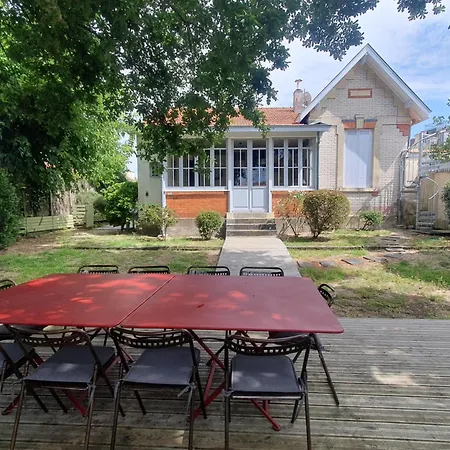 Maison Soulacaise Renovee Avec Jardin, A 300m De La Plage, 5 Chambres, 11 Pers., Equipements Modernes - Fr-1-648-154 Holiday home Soulac-sur-Mer