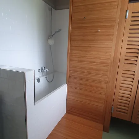 Maison Soulacaise Renovee Avec Jardin, A 300m De La Plage, 5 Chambres, 11 Pers., Equipements Modernes - Fr-1-648-154