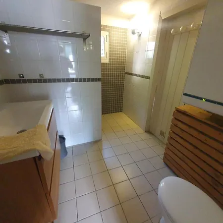 Dom wakacyjny Maison Soulacaise Renovee Avec Jardin, A 300m De La Plage, 5 Chambres, 11 Pers., Equipements Modernes - Fr-1-648-154